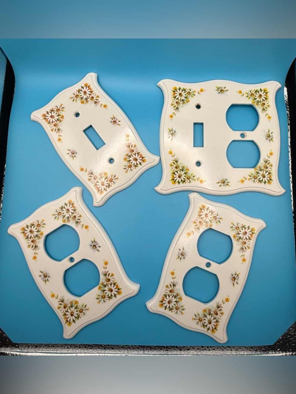 Vintage Daisy Floral Light Switch & Outlet Plug Covers